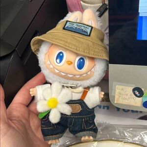 Fall in the wind Labubu